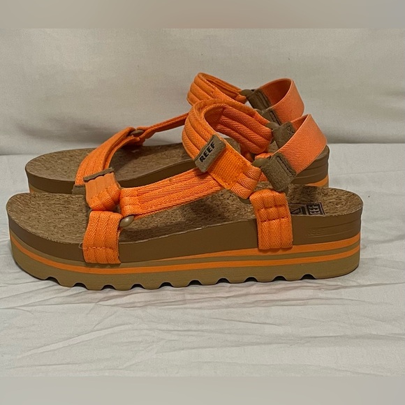 REEF CUSHION REM HI size 7 in Orange - Picture 2 of 7